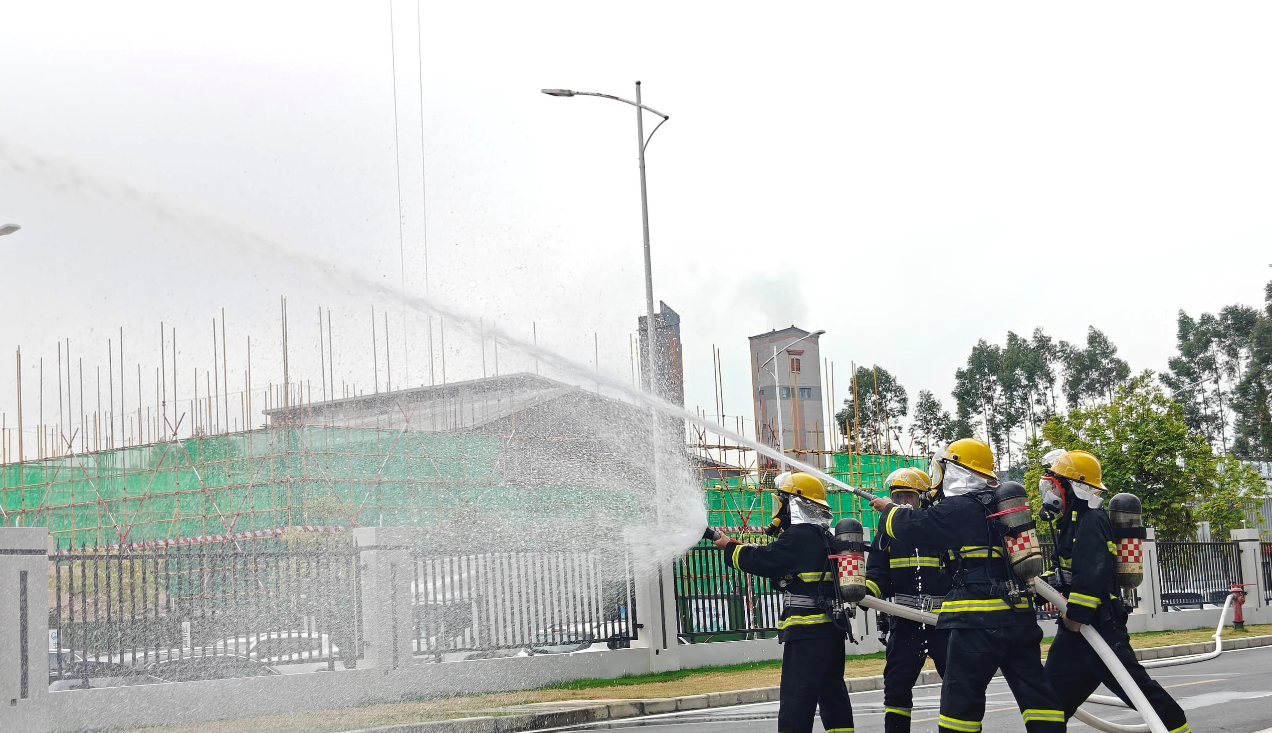 筑牢防火墙！百乐博blb科技发展结合消防演习