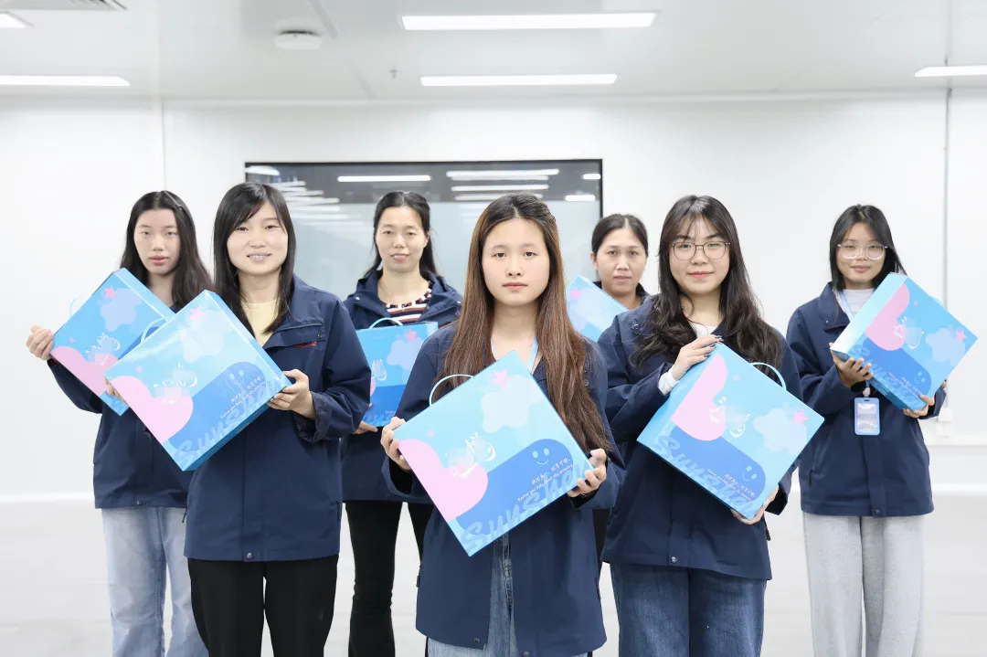 女神节：黄石“乒”出欢乐，，，，，，，，昭通“河妆你甜美！